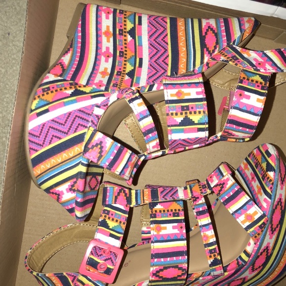 Colorful Wedges - Picture 2 of 3